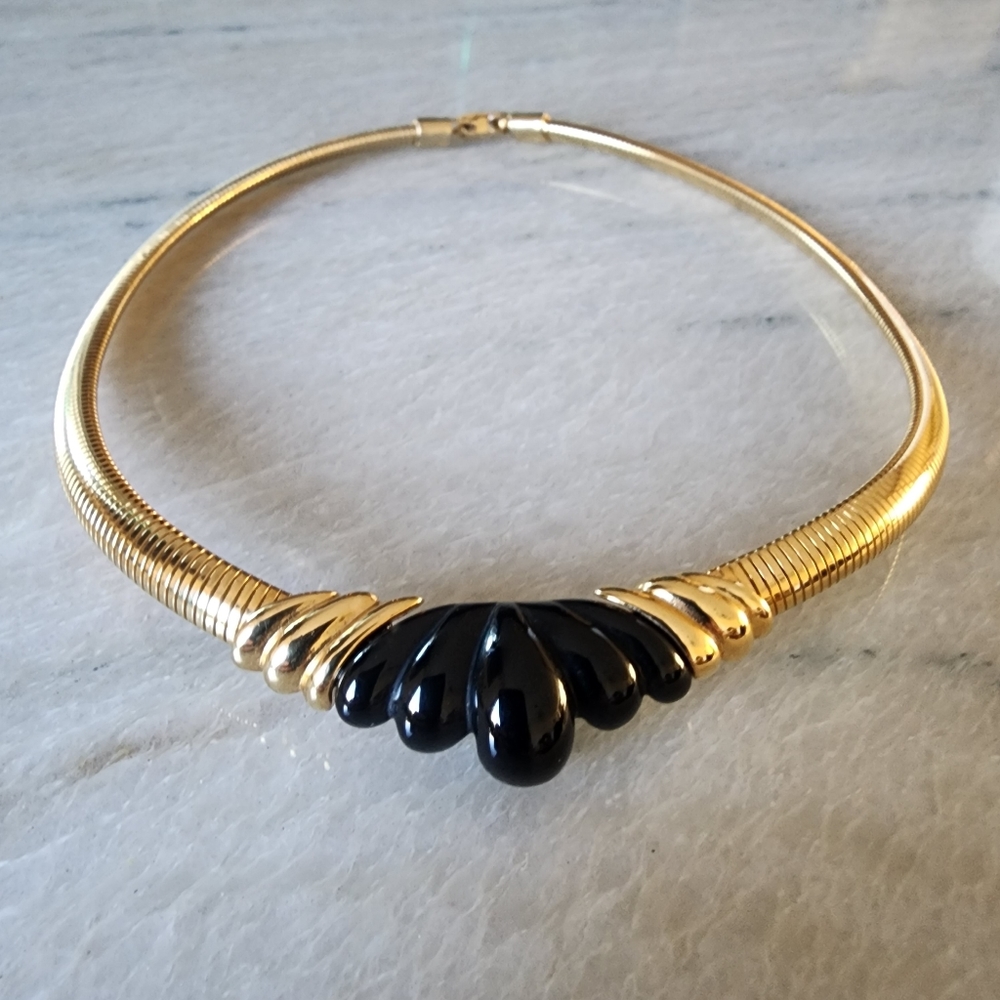 Vintage Napier Choker Flat Gold Tone Snake Chain w Black Lucite Design Necklace